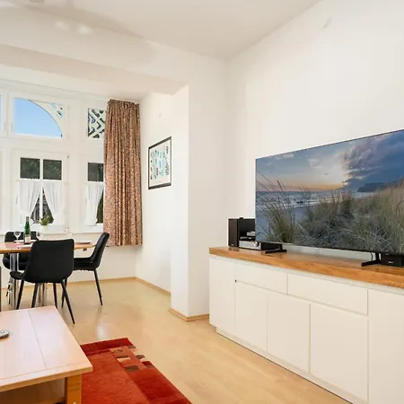 5 Eden Villa *